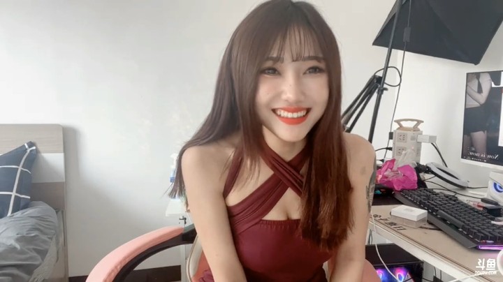 美女大学生在家表演才艺，发现没人刷啊
