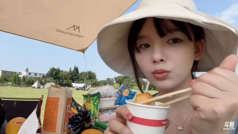 【2022-05-28 16点场】赵小臭：凑凑：一起露营吧！