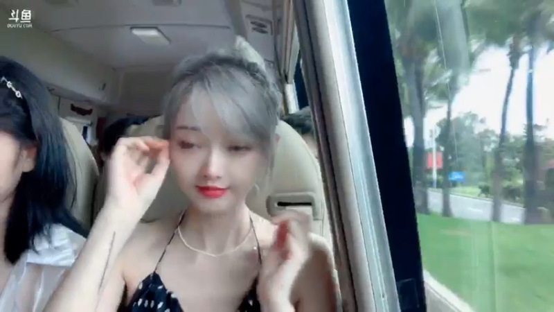 【2022-05-30 13点场】喜欢水水：今天三亚手机播
