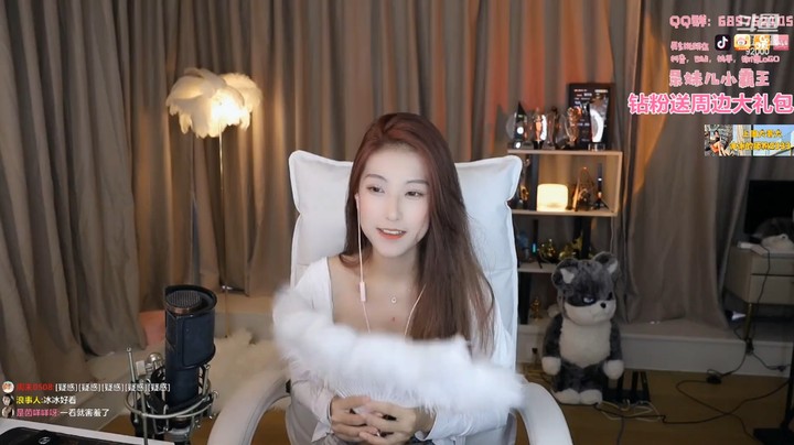 呆妹的三台美女冰冰上线唱歌，还是清唱，大家说很好听啊