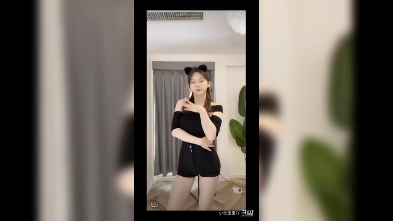 身材这么好的小姐姐  应该每个男生都喜欢吧
