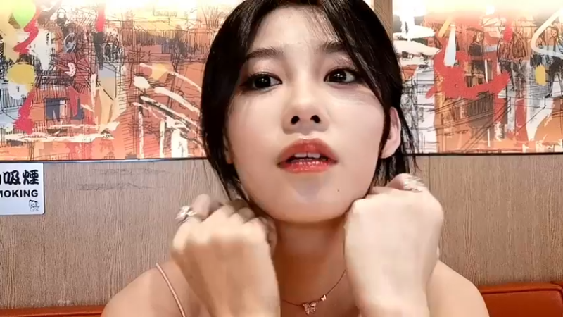 【2022-06-01 14点场】憨批姐姐沫萱：里六一儿童节快乐～跟小陈老师去欢乐谷