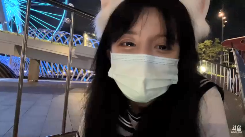 【2022-06-01 22点场】呆妹儿小霸王：【钻粉2.5倍】：今天户外陪大家过六一