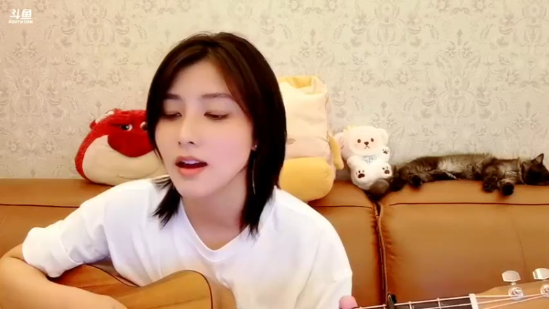 【2022-06-03 22点场】我是唐菲：等一个自然而然的晴天