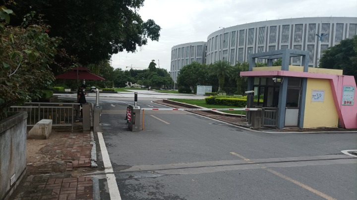 校园的空气真好