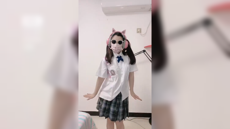 晴小兽发布了一个斗鱼视频2022-06-06