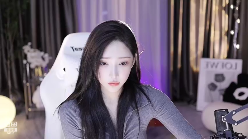 【2022-06-05 22点场】VIVI小小酥：六月六祝我生日快乐啦