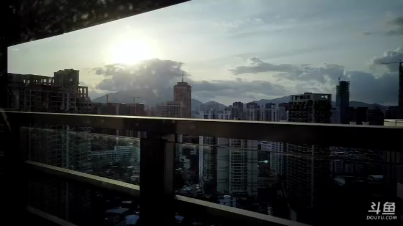 【2022-06-05 06点场】熊熊高冷暖男：（深圳）吃饭直播风景
