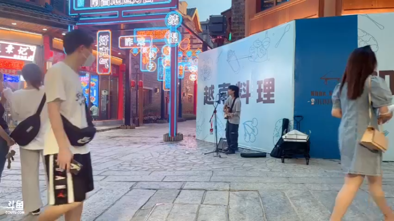 【2022-06-06 19点场】主播阿郎：带着阿芬去新疆 day 1