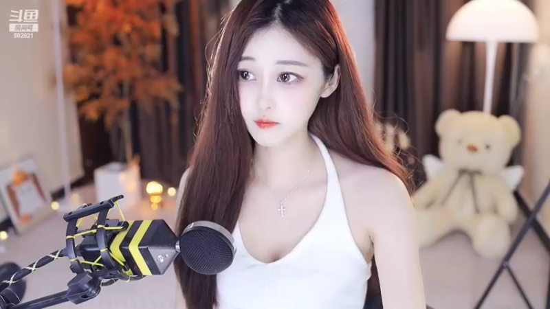 【2022-06-08 21点场】苏小懒38D：呆萌懒妹无敌射手嘎嘎乱沙