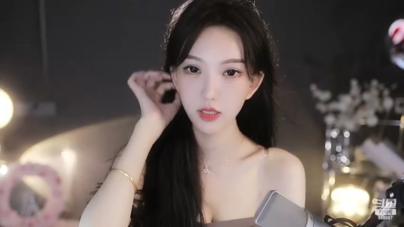 【2022-06-08 00点场】南妹儿呀：身高170的模特mm哦~