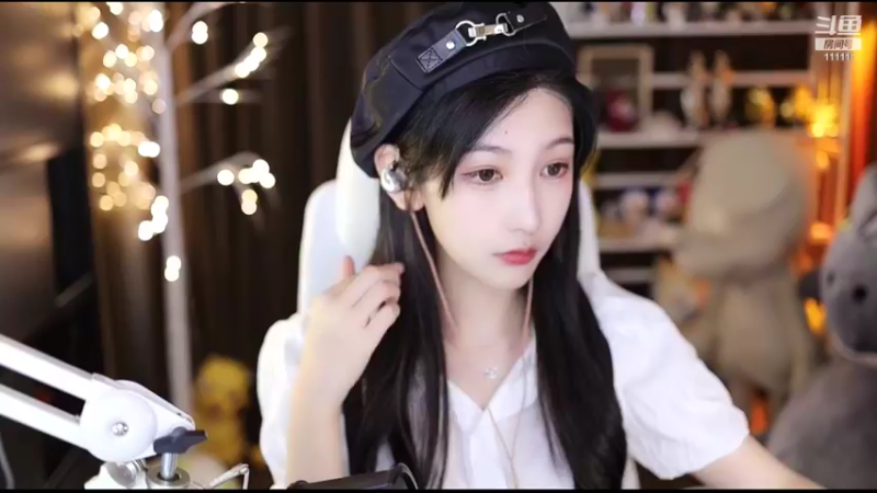 【2022-06-08 18点场】叶知秋Vanessa：秋：钻粉狂欢卡 六点见