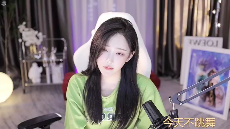 【2022-06-09 02点场】VIVI小小酥：来吹牛！~~今天在啦
