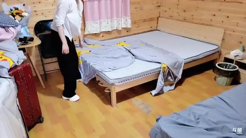 【2022-06-08 18点场】川味箩卜：迎接最美女神：子涵和猪猪