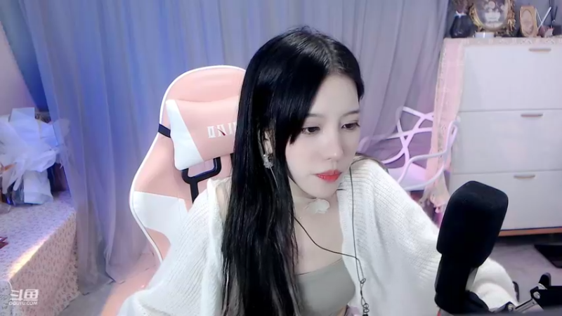 【2022-06-10 18点场】唐6儿：小奶团游戏舞蹈主播