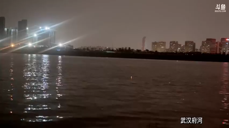 【2022-06-11 22点场】主播阿郎：带着阿芬去新疆 day 6武汉