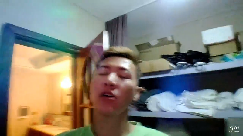 我在斗鱼看赛文柒Seven直播户外