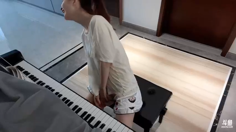 【2022-06-15 17点场】传情小小：【传情小小】最近很气愤