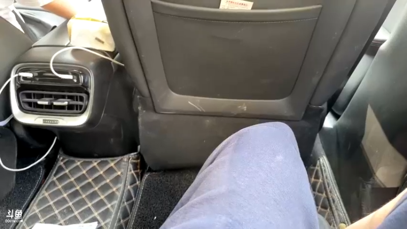 【2022-06-14 17点场】何二抛zZ：2pao：驴酱马仔的聚会