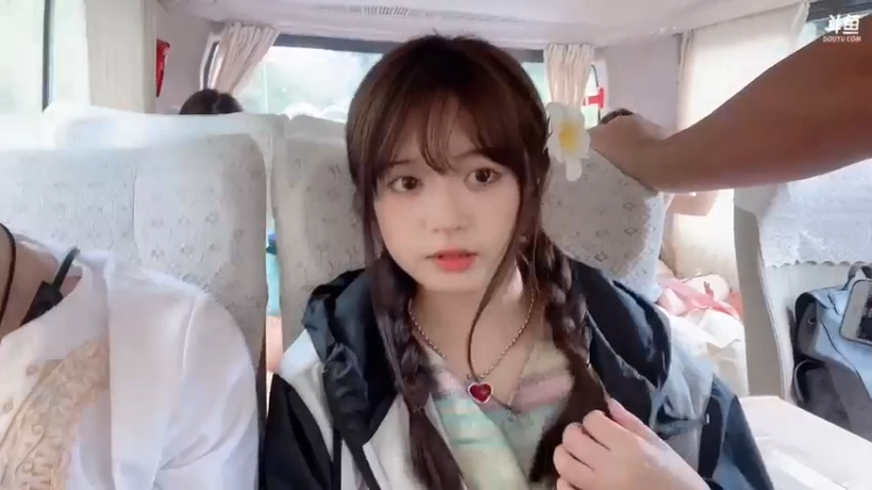 【2022-06-16 12点场】douyu小漠：小漠有乃：西双版纳帝王享受第一天！