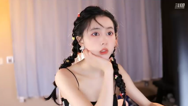 【2022-06-15 22点场】小酒窝翁馨：可爱的会打游戏的健身妹妹嗷