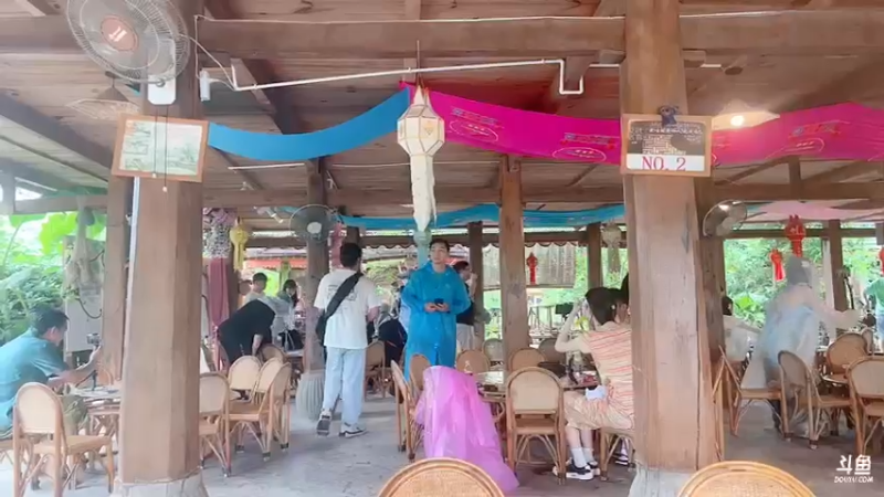 【2022-06-16 13点场】douyu小漠：小漠有乃：西双版纳帝王享受第一天！