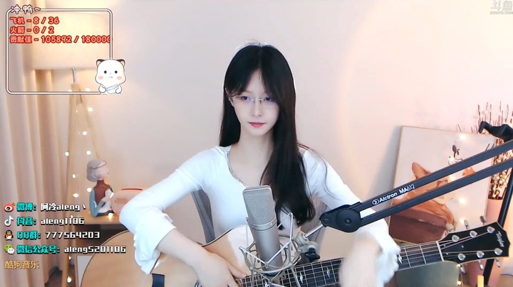 美女阿冷连续唱两首歌很好听啊
