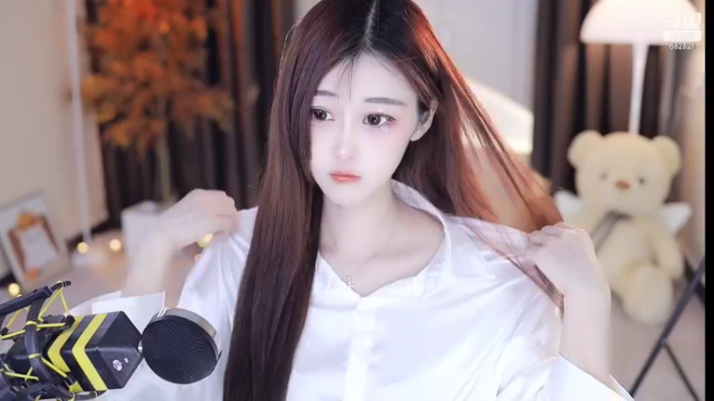 【2022-06-17 14点场】苏小懒38D：呆萌懒妹无敌射手嘎嘎乱杀