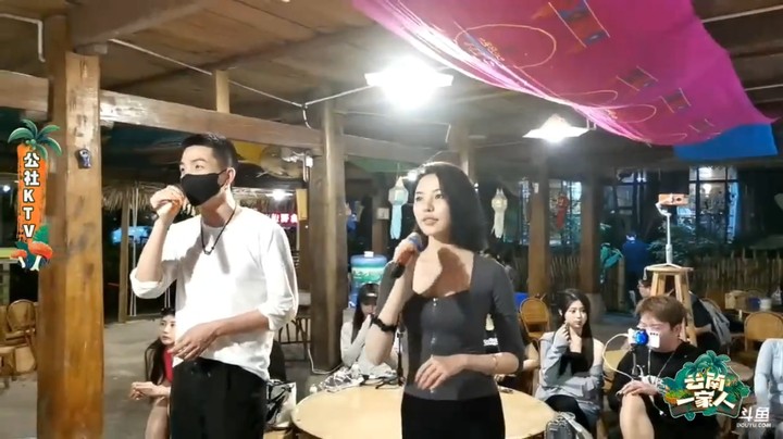 云南一家人 美女雪兔和小莫演唱经典老歌很好听