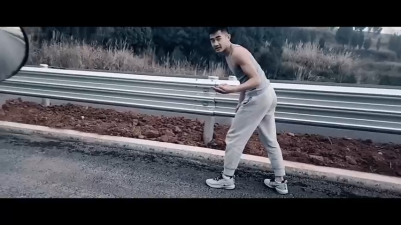 《奔跑》迎着风