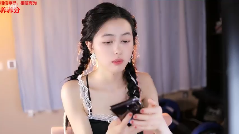 【2022-06-19 01点场】小酒窝翁馨：爱健身打游戏的可爱妹妹