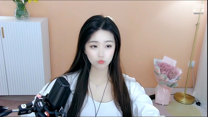 美女小姐姐直播聊天真可爱啊