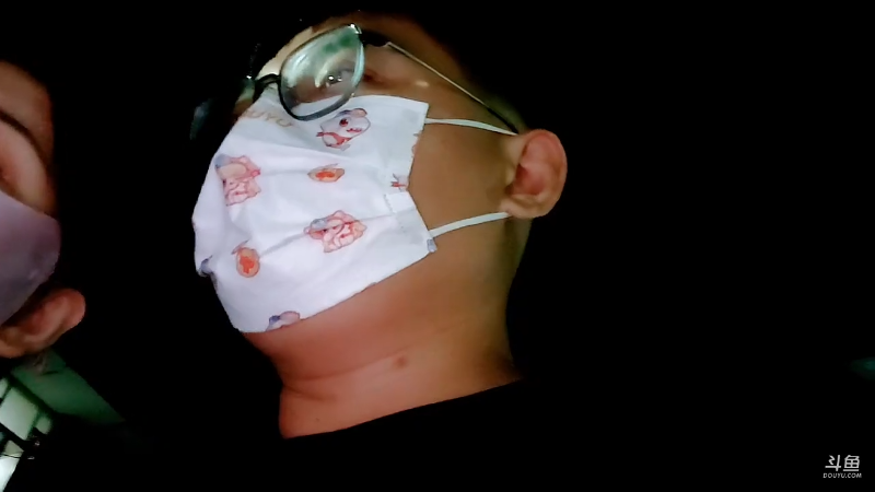 我在斗鱼看火力堂主直播户外