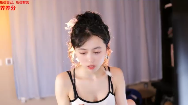 【2022-06-20 02点场】小酒窝翁馨：爱健身打游戏的可爱妹妹