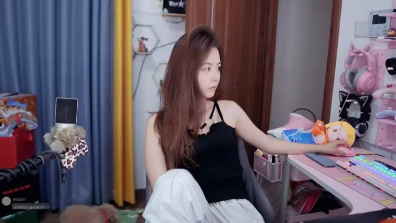 【2022-06-21 14点场】传情小小：【小小】今天一起看比赛