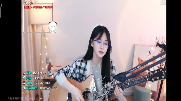 美女阿冷自弹自唱流行歌曲好听