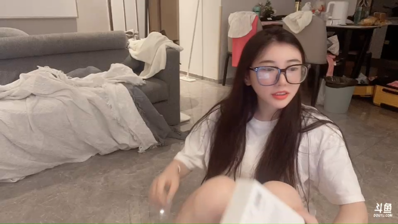 【户外】XX是个坏女人的精彩时刻 20220621 00点场