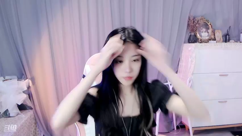 【2022-06-22 16点场】唐6儿：小奶团游戏舞蹈主播