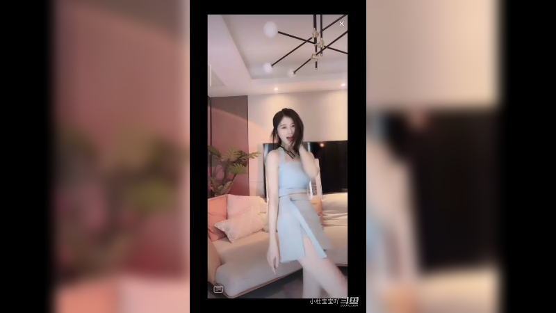 身材高挑,脸容漂亮,气质动人的小姐姐5