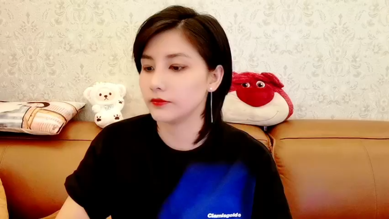 【2022-06-24 20点场】我是唐菲：那就让我在空中停一停歇。