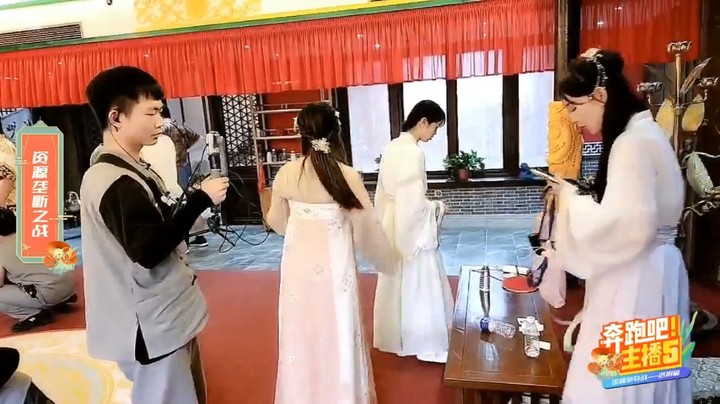 奔跑吧主播5，大家说胡八一有问题，小王哥却有自己的独到理解，大聪明啊
