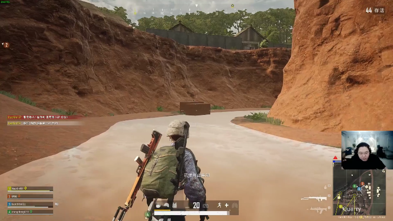 我在斗鱼看即将拥有人鱼线的PDD直播英雄联盟