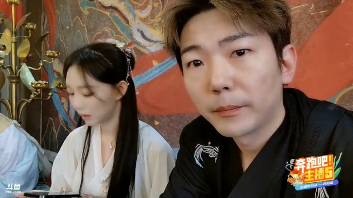 奔跑吧主播5 垄断资源游戏开始，大家问小王哥听懂了吗