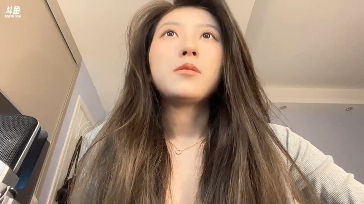冰冰也是有个性的美女，我喜欢我乐意就好