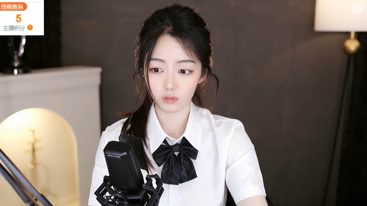 玩蛇姐姐直播连麦真好看啊