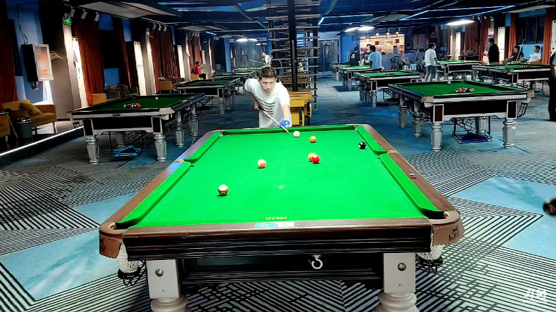 我在斗鱼看火力堂主直播户外