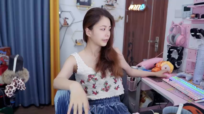 【2022-06-27 14点场】传情小小：【小小】明天解说