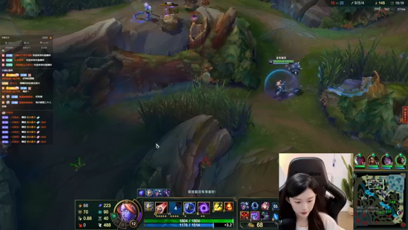 【2022-06-28 00点场】她打了个嗝儿：正在泳池喝水，7点半见哈。