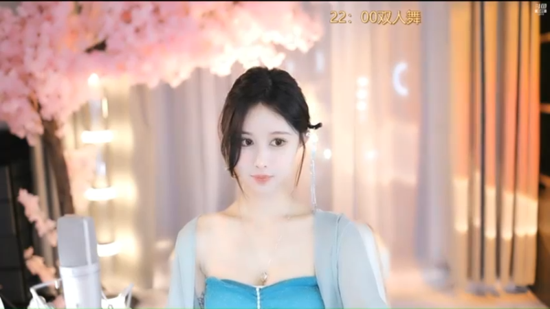 三岁伊美女小姐姐身材很好，让人好喜欢