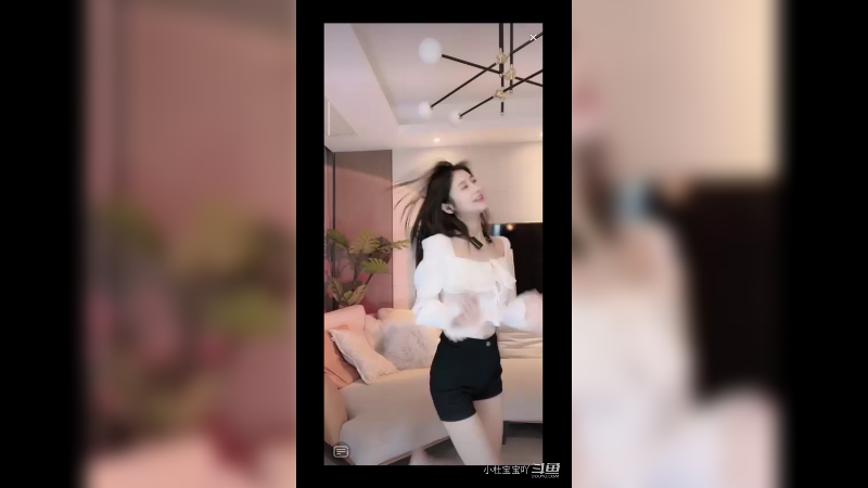 身材高挑,脸容漂亮,气质动人的小姐姐7